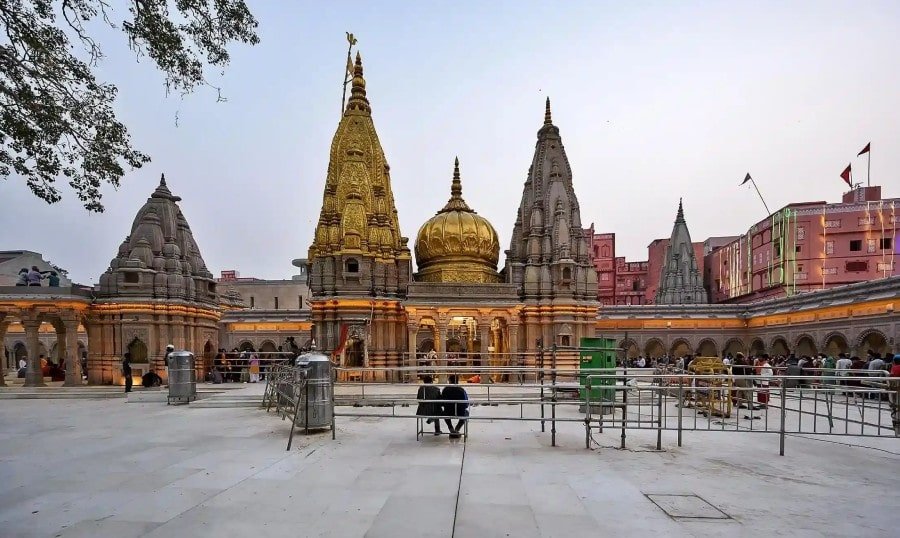 Kashi Vishwanath Jyotirlinga – Varanasi, Uttar Pradesh-min